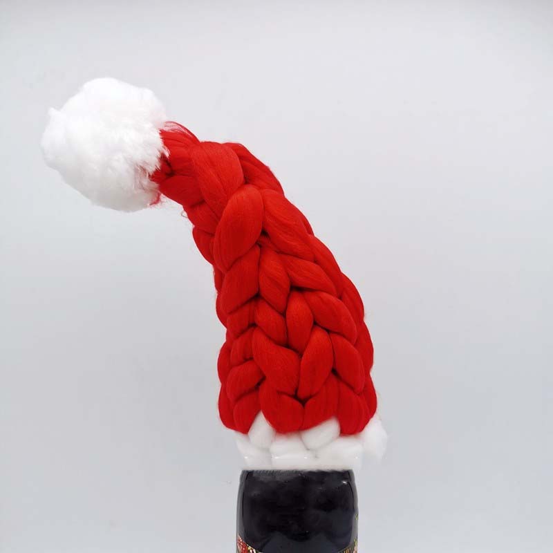 🍷 Handstickad tomtehatt för vinflaskor🎅