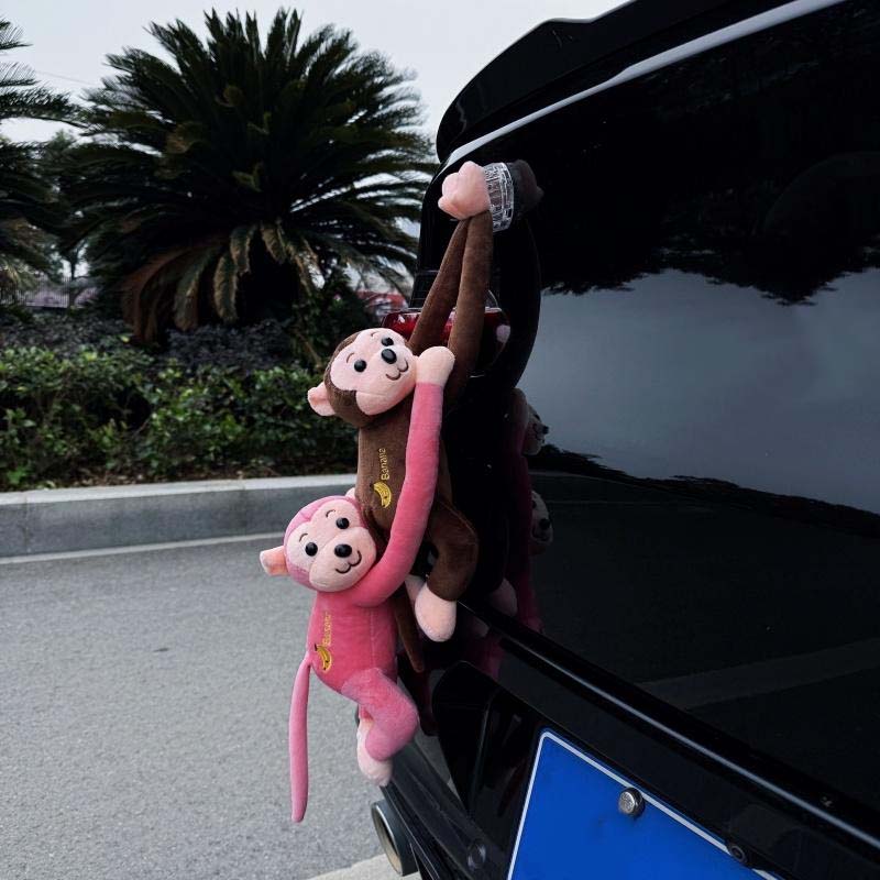 🐒 Kreativ bilhängare med långarmad apa – rolig och iögonfallande
