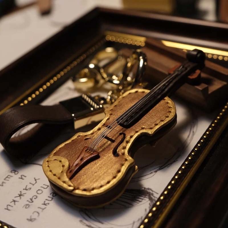 🎻 Fiolhänge Nyckelring – en liten melodi i fickan